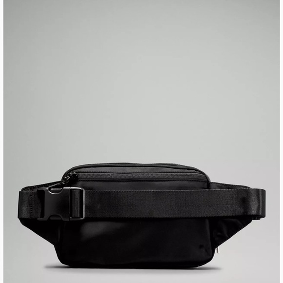NEW ❤️ Lululemon Large Everywhere Belt Bag - Black (2L) - Picture 3 of 13